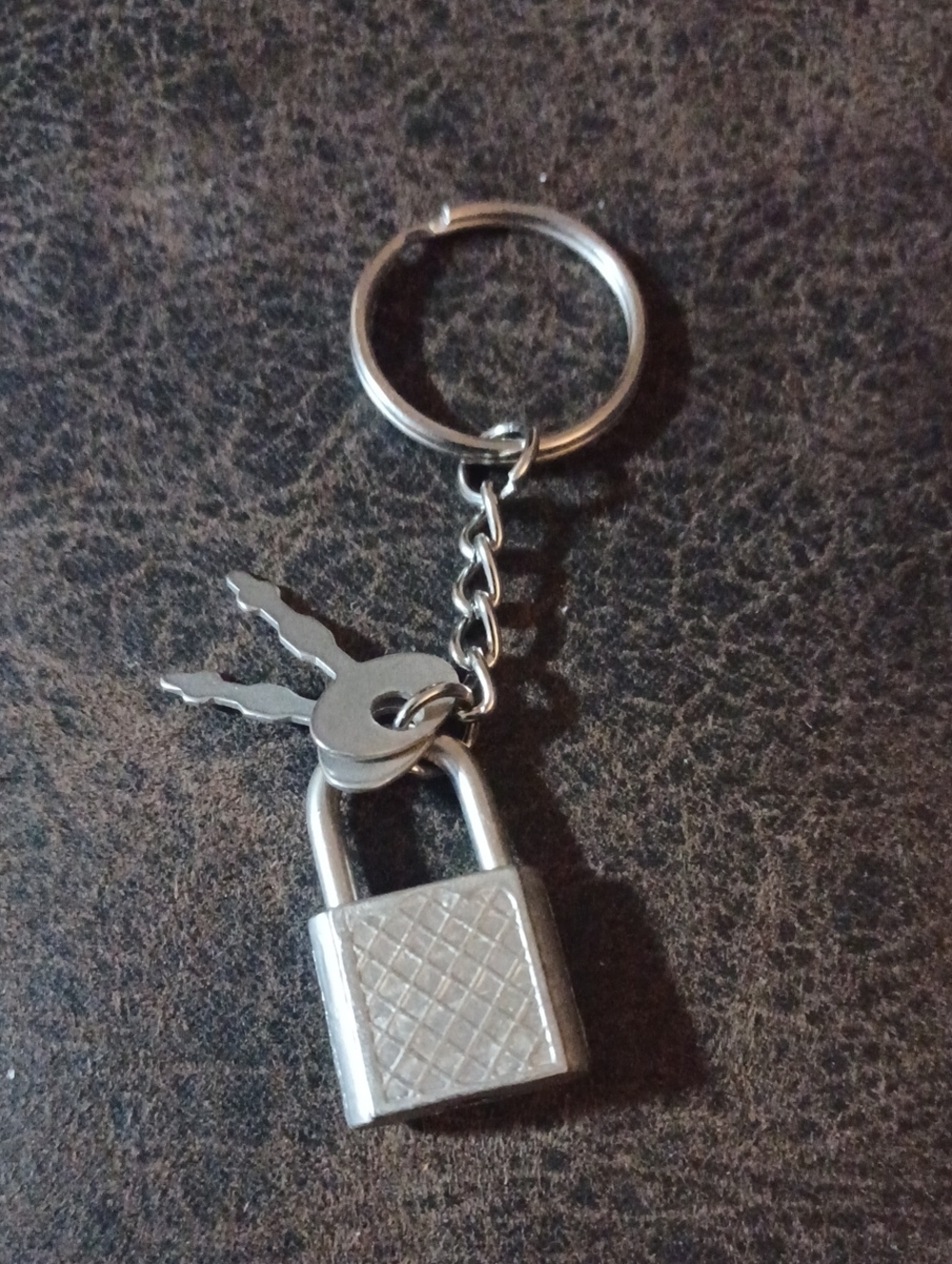 4/$40 New Silver Padlock & Keys Keychain